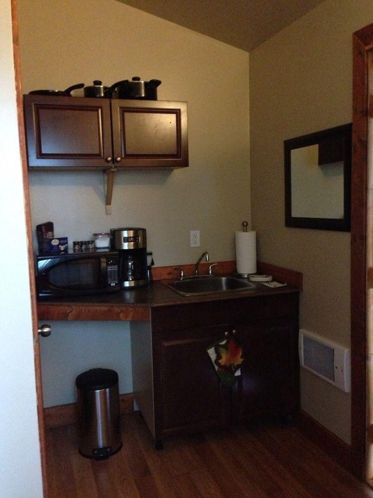 A-1 Alberni Inn Port Alberni Extérieur photo