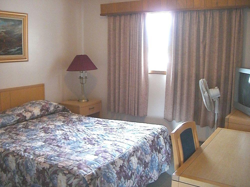 A-1 Alberni Inn Port Alberni Extérieur photo