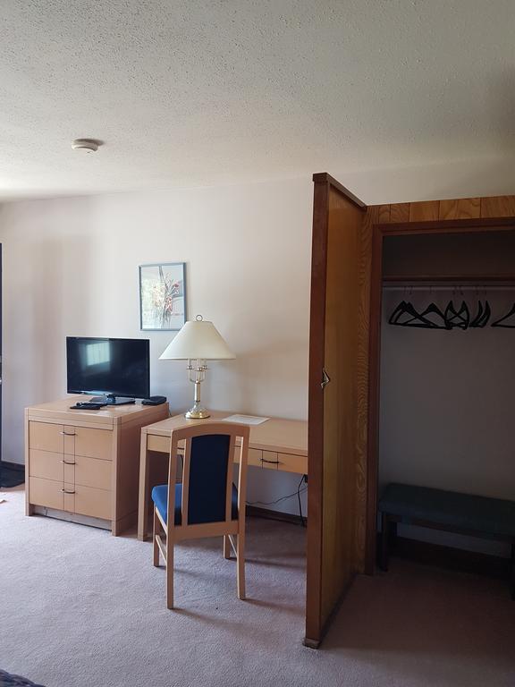 A-1 Alberni Inn Port Alberni Extérieur photo