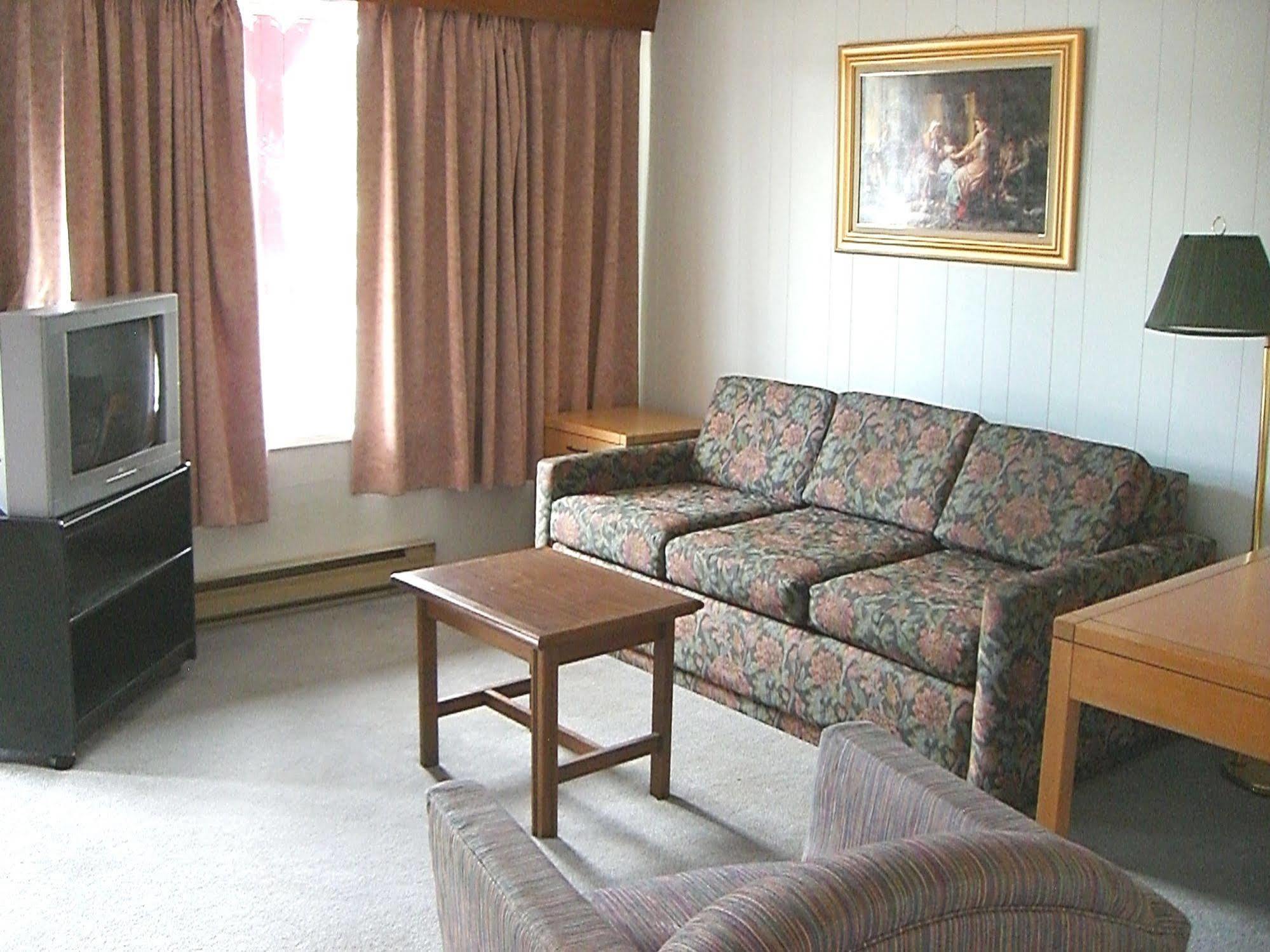 A-1 Alberni Inn Port Alberni Extérieur photo