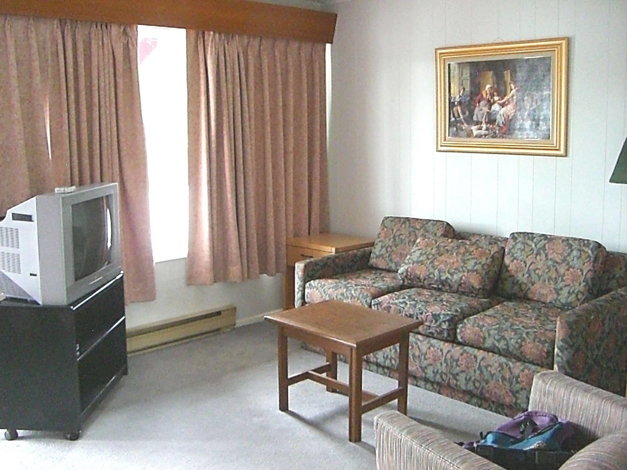 A-1 Alberni Inn Port Alberni Extérieur photo