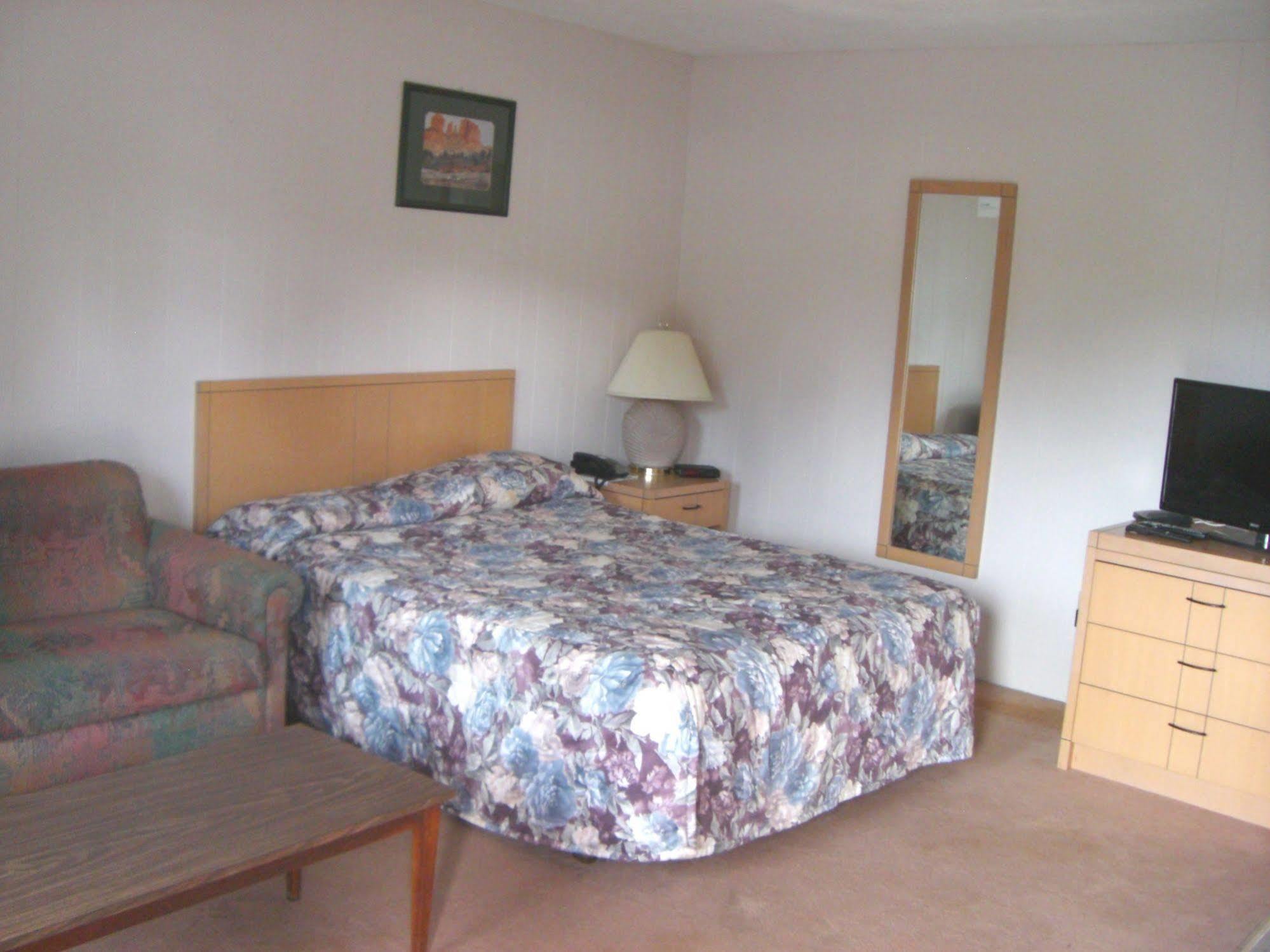 A-1 Alberni Inn Port Alberni Extérieur photo