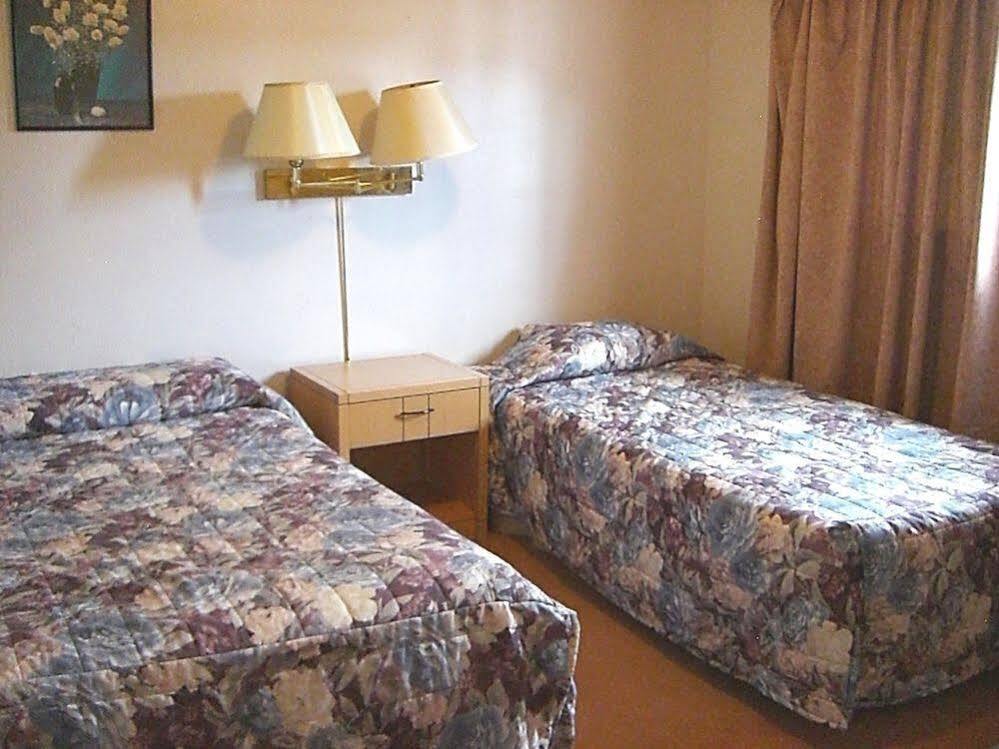 A-1 Alberni Inn Port Alberni Extérieur photo